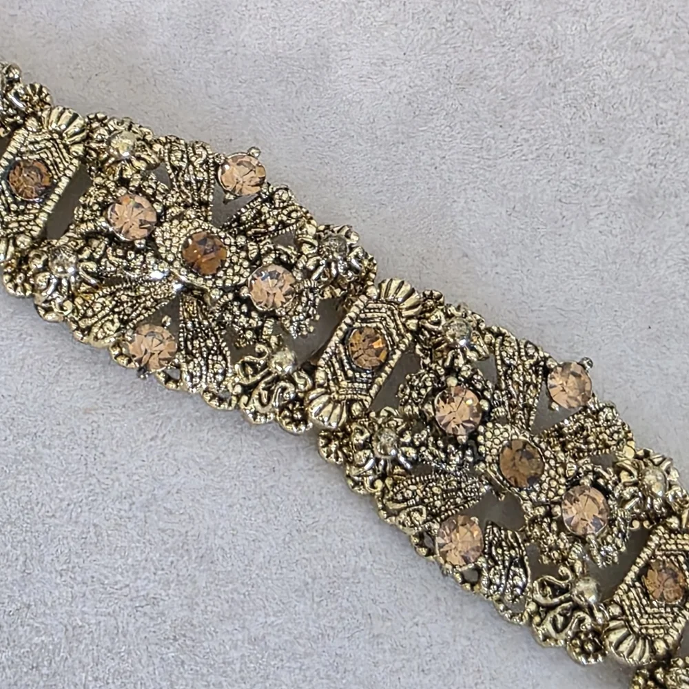 Vintage Gold Ornate Juliana Style Bracelet
